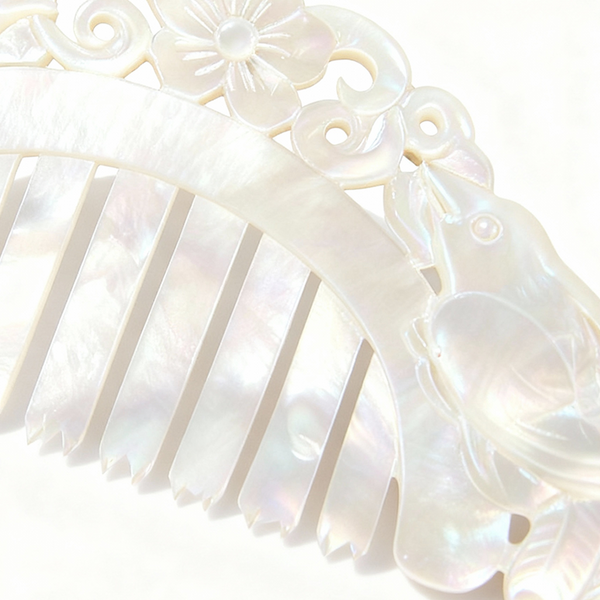 White Mother-of-Pearl Comb