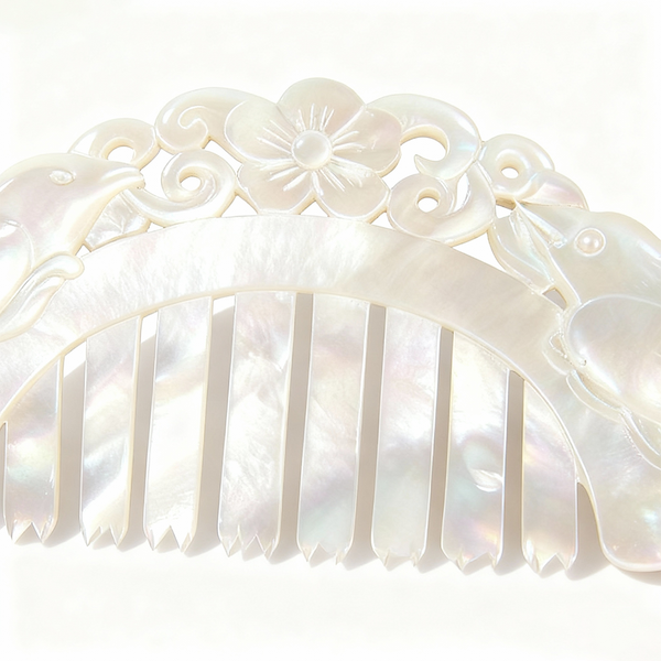 White Mother-of-Pearl Comb