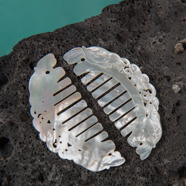 White Mother-of-Pearl Comb